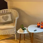 Nyopfort Luksusvaerelse I Naturskonne Og Rolige Omgivelser Δωμάτια σε οικογενειακή κατοικία