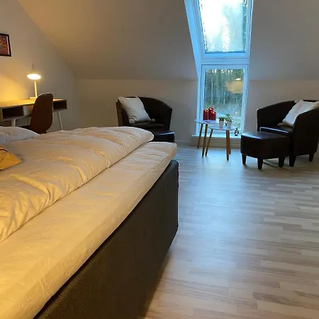 Nyopfort Luksusvaerelse I Naturskonne Og Rolige Omgivelser *