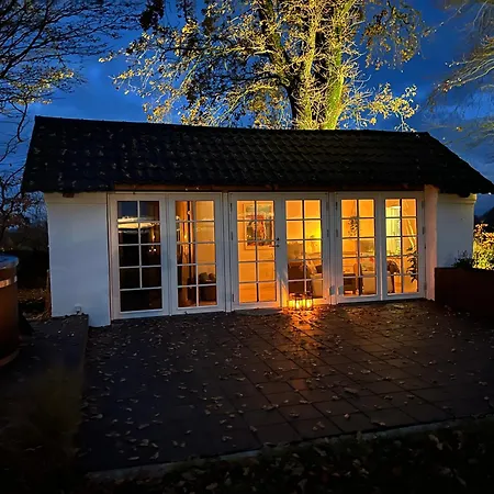 Nyopfort Luksusvaerelse I Naturskonne Og Rolige Omgivelser Rum i privatbostad